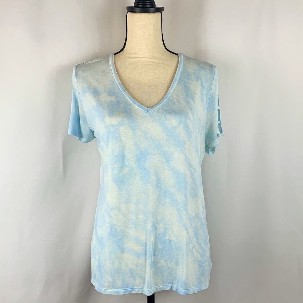 American Eagle Super Soft V-Neck Cutout‎ T-shirt
